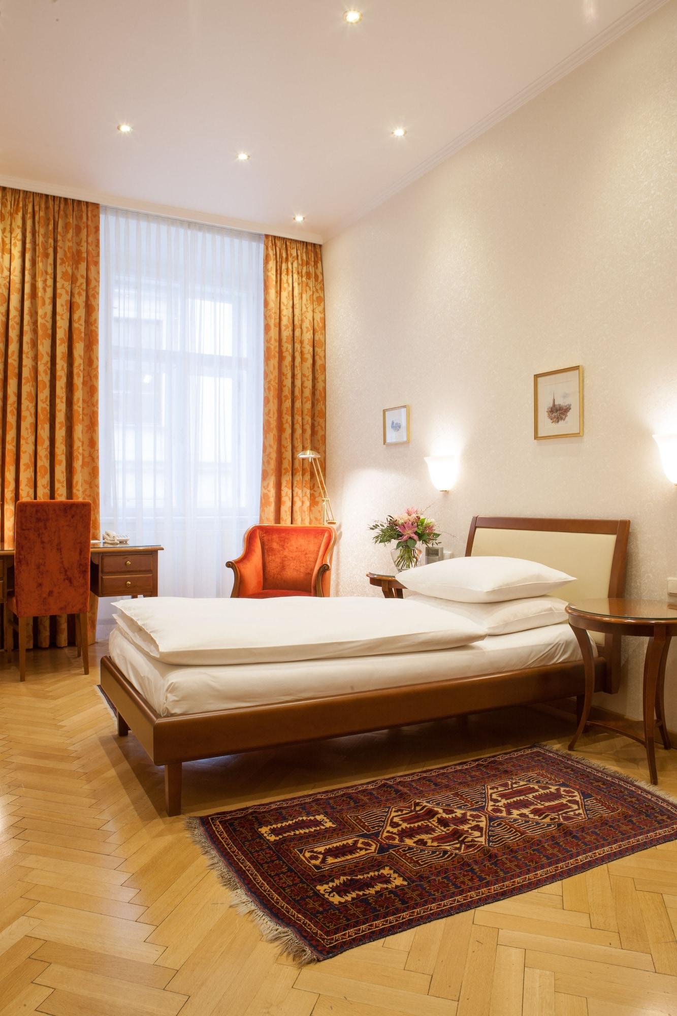 Hotel Kaiserin Elisabeth Wina Bagian luar foto