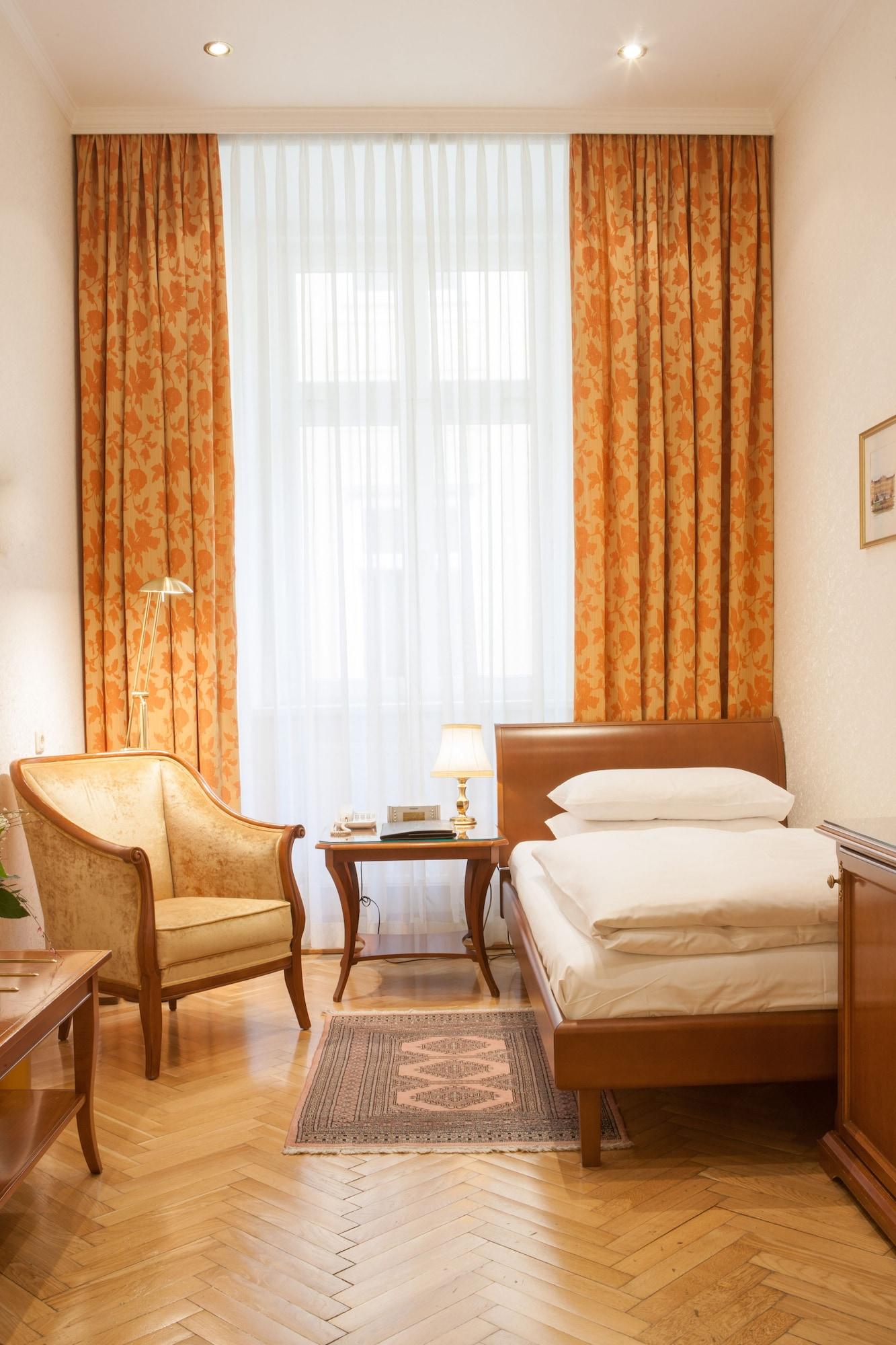 Hotel Kaiserin Elisabeth Wina Bagian luar foto