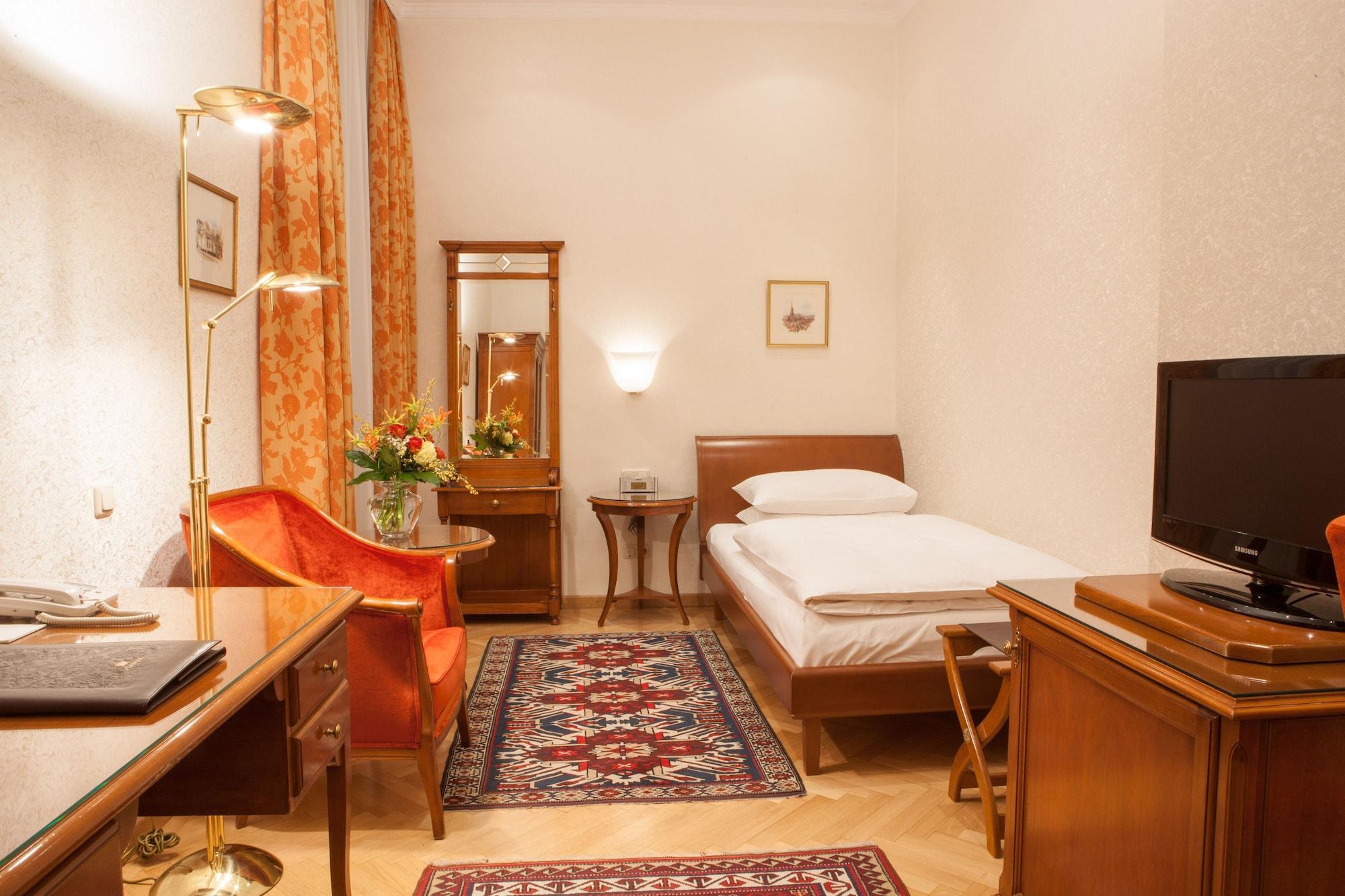 Hotel Kaiserin Elisabeth Wina Bagian luar foto