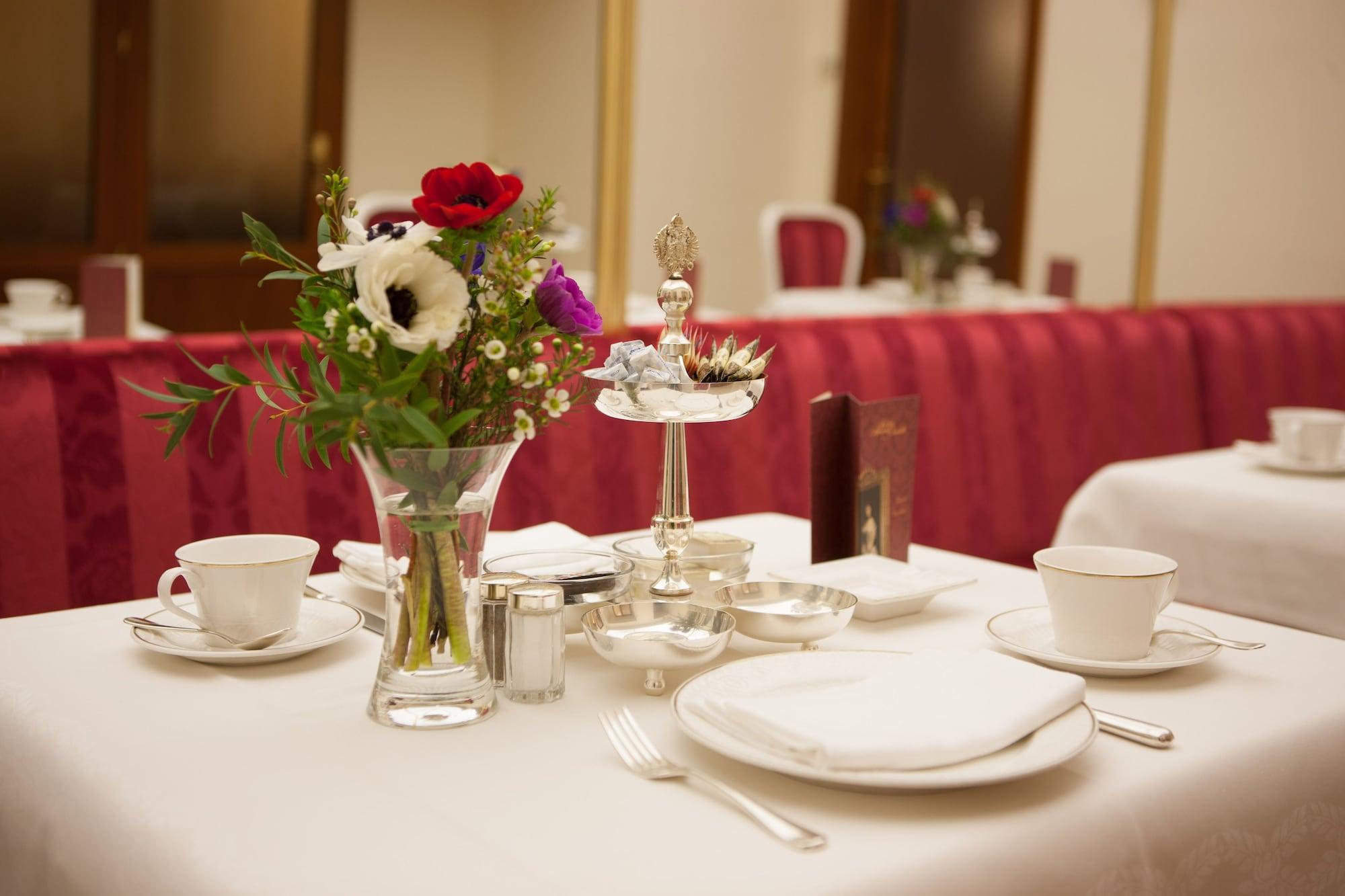 Hotel Kaiserin Elisabeth Wina Bagian luar foto