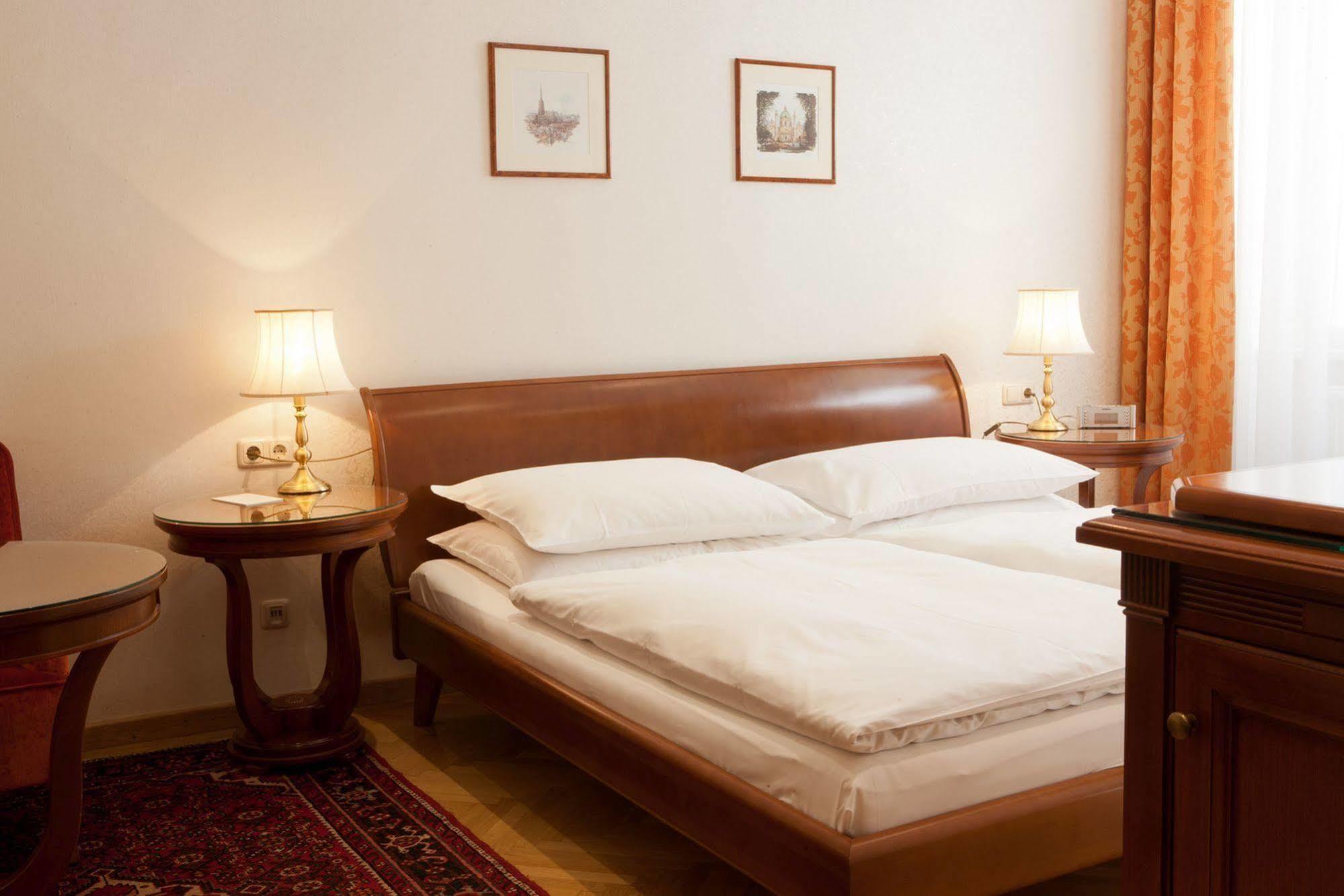 Hotel Kaiserin Elisabeth Wina Bagian luar foto